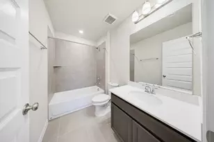 18560 Meadow Point Ln, Conroe, TX 77316 - Photo 16