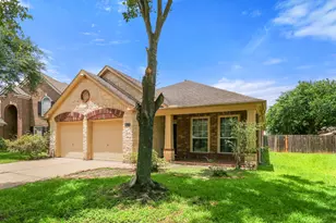 20130 E Lakebridge Ln, Richmond, TX 77407 - Photo 2