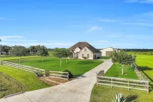 7611 Oak Alley Ct, Rosharon, TX 77583 - Photo 2