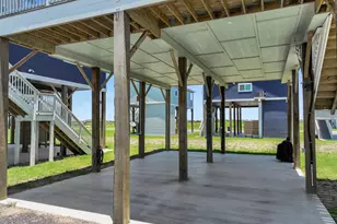 1032 Sunset Circle W, Crystal Beach, TX 77650 - Photo 8