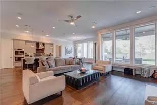 2111 Saxon Dr, Houston, TX 77018 - Photo 4