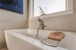 2111 Saxon Dr, Houston, TX 77018 - Photo 44