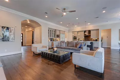 2111 Saxon Drive, Houston, TX 77018 - Photo 14