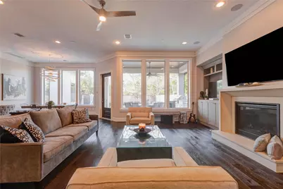 2111 Saxon Drive, Houston, TX 77018 - Photo 12