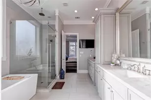 2111 Saxon Dr, Houston, TX 77018 - Photo 42