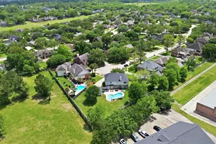 2402 Daytona Ct, Friendswood, TX 77546 - Photo 40
