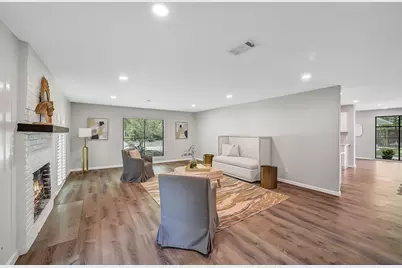 10726 Riverview Drive, Houston, TX 77042 - Photo 10