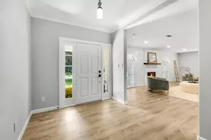 10726 Riverview Dr, Houston, TX 77042 - Photo 6