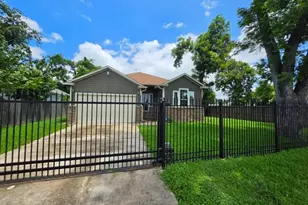 3153 Christie St, Houston, TX 77026 - Photo 2