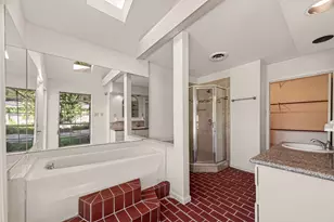 6710 Burning Tree Dr, Houston, TX 77036 - Photo 26