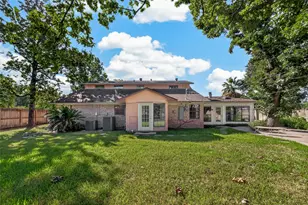 6710 Burning Tree Dr, Houston, TX 77036 - Photo 48