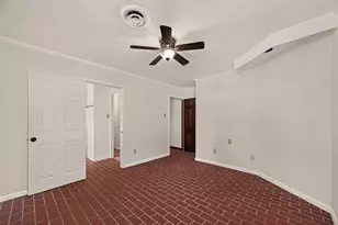 6710 Burning Tree Dr, Houston, TX 77036 - Photo 44