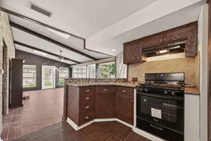 6710 Burning Tree Dr, Houston, TX 77036 - Photo 12