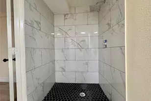 27 Norwood St, Houston, TX 77011 - Photo 16