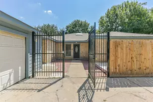 2207 Crystal Hills Dr, Houston, TX 77077 - Photo 2