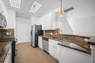 35 Ledgestone Pl, The Woodlands, TX 77382 - Photo 8