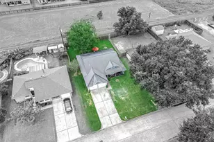 305 Seacrest Blvd, League City, TX 77573 - Photo 32