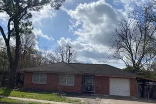 5709 Beechnut St, Houston, TX 77074 - Photo 2