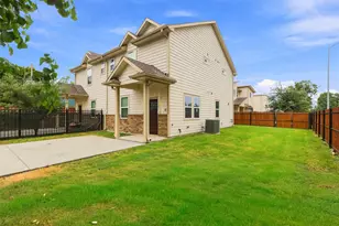 913 Turner Dr, Houston, TX 77076 - Photo 2