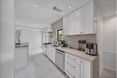 1030 Chantilly Lane, Houston, TX 77018 - Photo 14