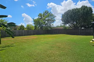 806 Bayou Vista Dr, Deer Park, TX 77536 - Photo 10