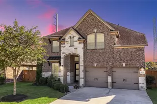 2736 Ahnya Ln, League City, TX 77573 - Photo 2
