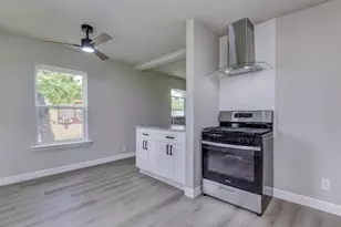 1109 13th St N, Texas City, TX 77590 - Photo 12