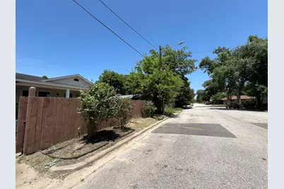 1309 Tarley Street, Houston, TX 77009 - Photo 1
