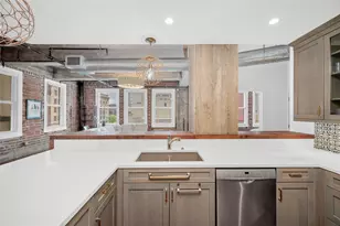 204 Travis St, Houston, TX 77002 - Photo 8