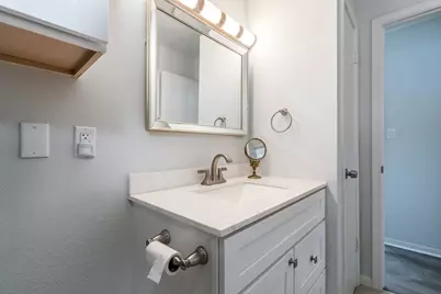 203 Lakeview Terrace #B, Montgomery, TX 77356 - Photo 12