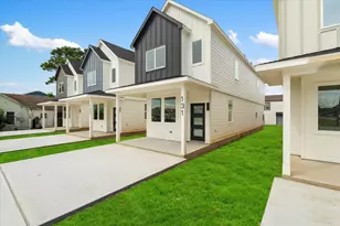 131 S Virginia Ave, La Porte, TX 77571 - Photo 1