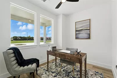 131 S Virginia Avenue, La Porte, TX 77571 - Photo 2