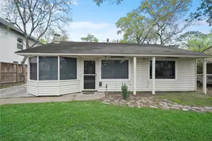 930 42nd St, Houston, TX 77018 - Photo 2