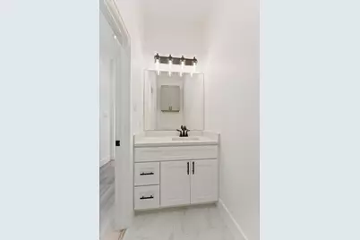 727 E 37th Street, Houston, TX 77022 - Photo 8