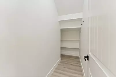 727 E 37th Street, Houston, TX 77022 - Photo 14