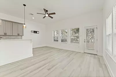727 E 37th Street, Houston, TX 77022 - Photo 10