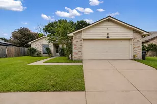 13915 Old Village Ln, Sugar Land, TX 77498 - Photo 1