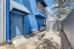 2714 Chenevert St, Houston, TX 77004 - Photo 4