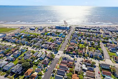 2411 37th Street, Galveston, TX 77550 - Photo 2