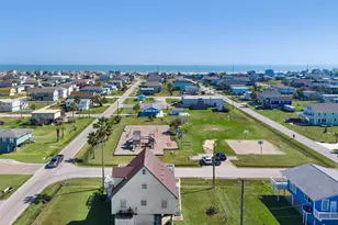 4022 Mason Dr, Galveston, TX 77554 - Photo 6