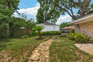 8507 Langdon Ln, Houston, TX 77036 - Photo 40