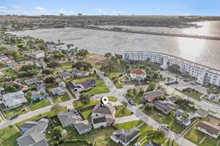 1310 Bayou Shore Dr, Galveston, TX 77551 - Photo 44