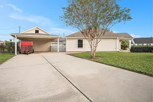 1310 Bayou Shore Dr, Galveston, TX 77551 - Photo 32