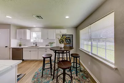 8511 Honeysuckle Street, Highlands, TX 77562 - Photo 12