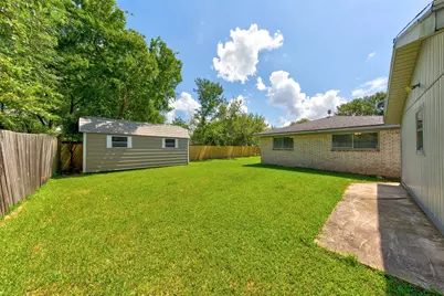 8511 Honeysuckle Street, Highlands, TX 77562 - Photo 40
