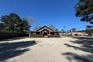 203 W Elder St, Colmesneil, TX 75938 - Photo 2