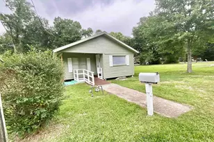 655 N 2nd St, Silsbee, TX 77656 - Photo 1