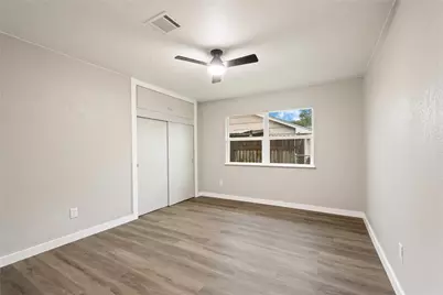 320 Burnett Drive, Baytown, TX 77520 - Photo 14