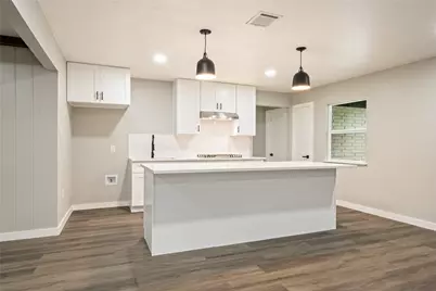 320 Burnett Drive, Baytown, TX 77520 - Photo 6
