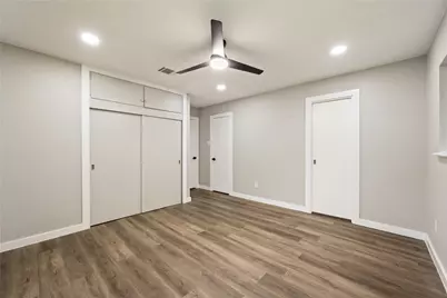 320 Burnett Drive, Baytown, TX 77520 - Photo 16